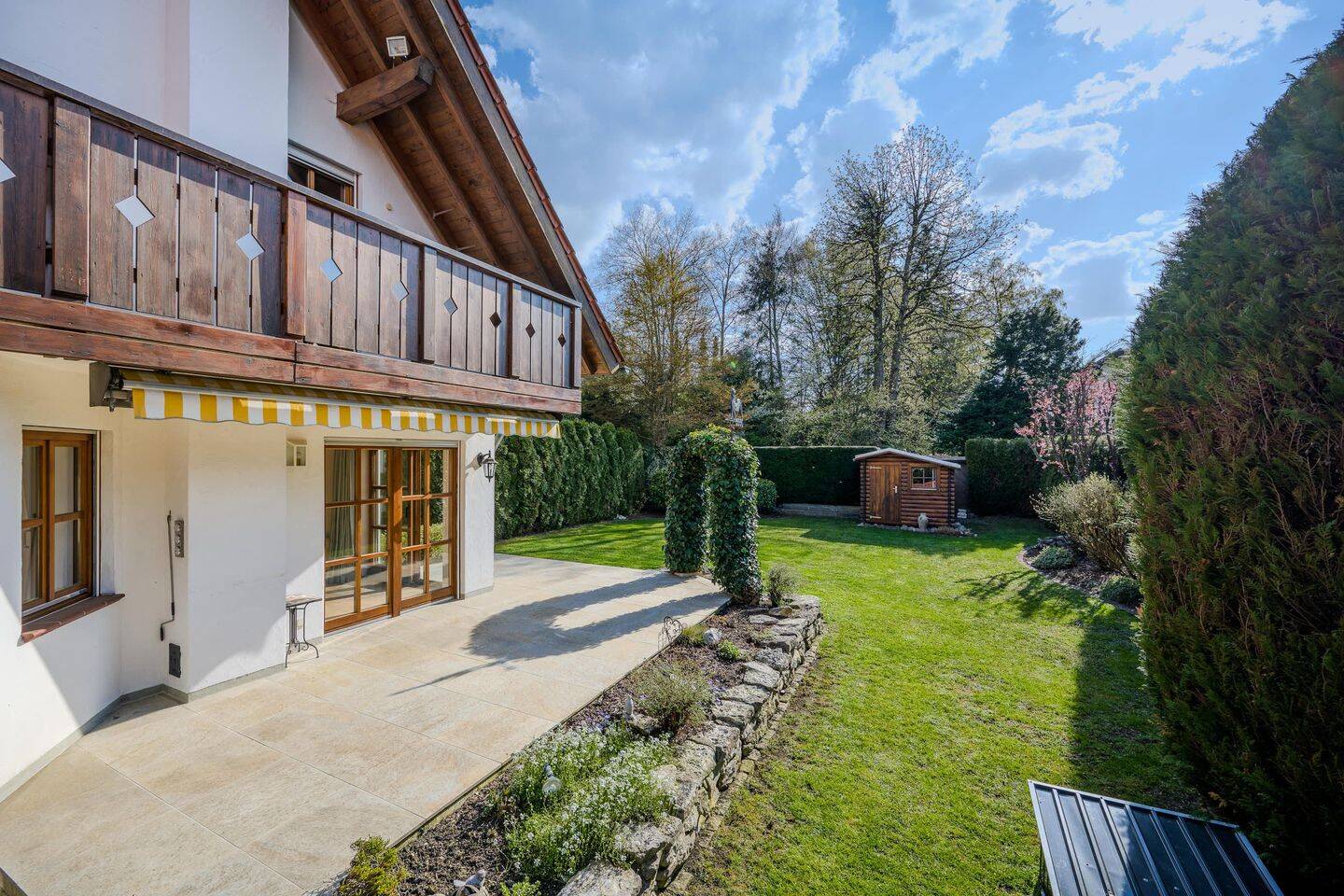 Gepflegte Doppelhaushälfte mit sonnigem Garten – Starnberg – Bild 1 von 6
