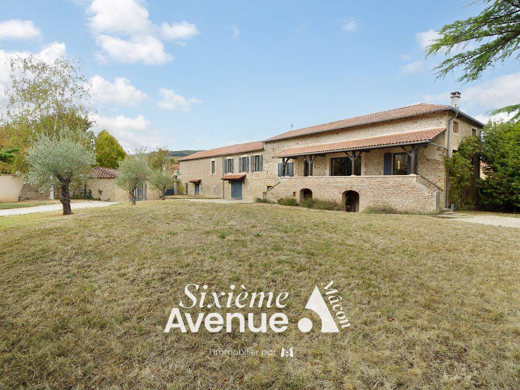 Maison 4 pièces 155 m² · à Igé · 155 m² · 495 000 €