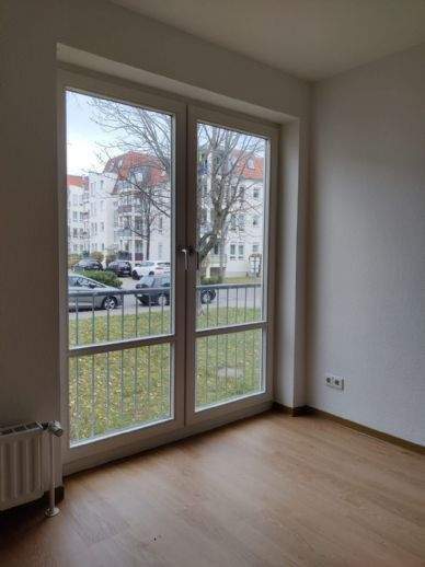 Sonn. neu renov. 1-R-NB-Appartment mit neuer Einbauküche in Dresden-Laubegast unweit der Elbe