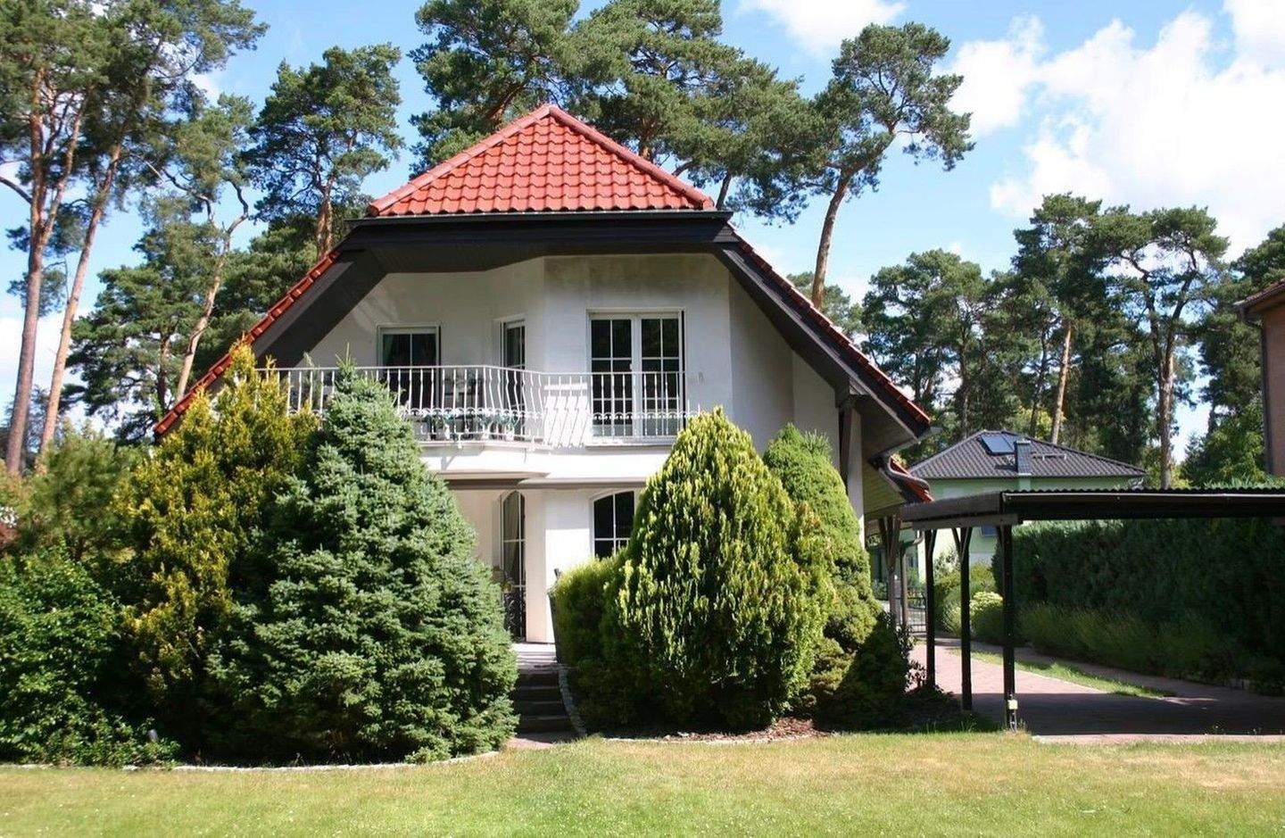 Wohnen am Wald - Einfamilienhaus mit Garten, Kamin & Homeoffice in Wildau – Wildau – Bild 1 von 9