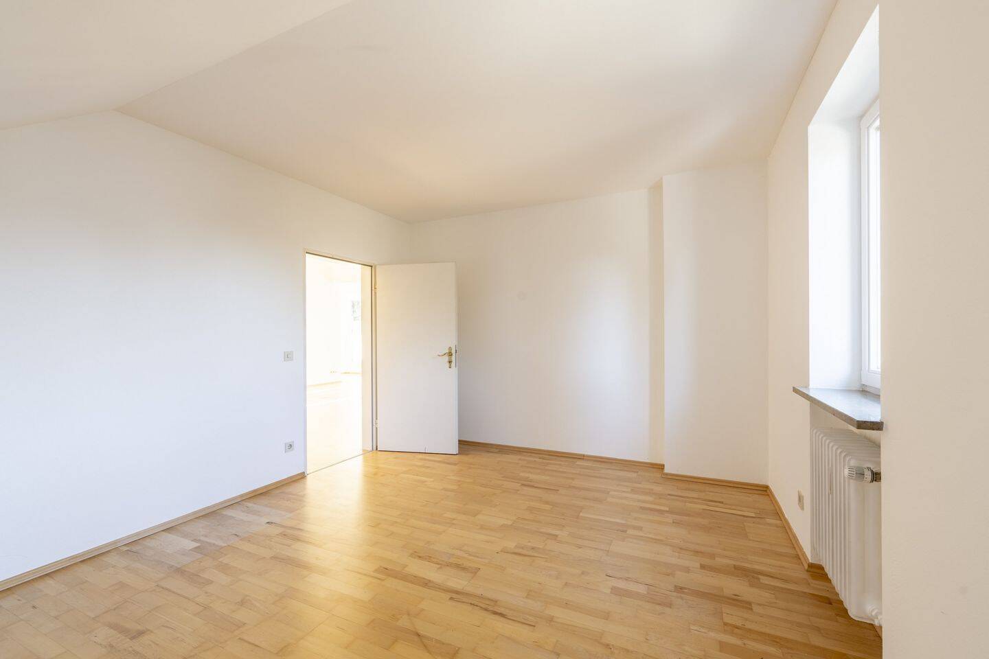Das besondere Schmuckstück in Obermenzing - einzigartige Dachgeschosswohnung im Loft-Charakter – München – Vorschaubild 9