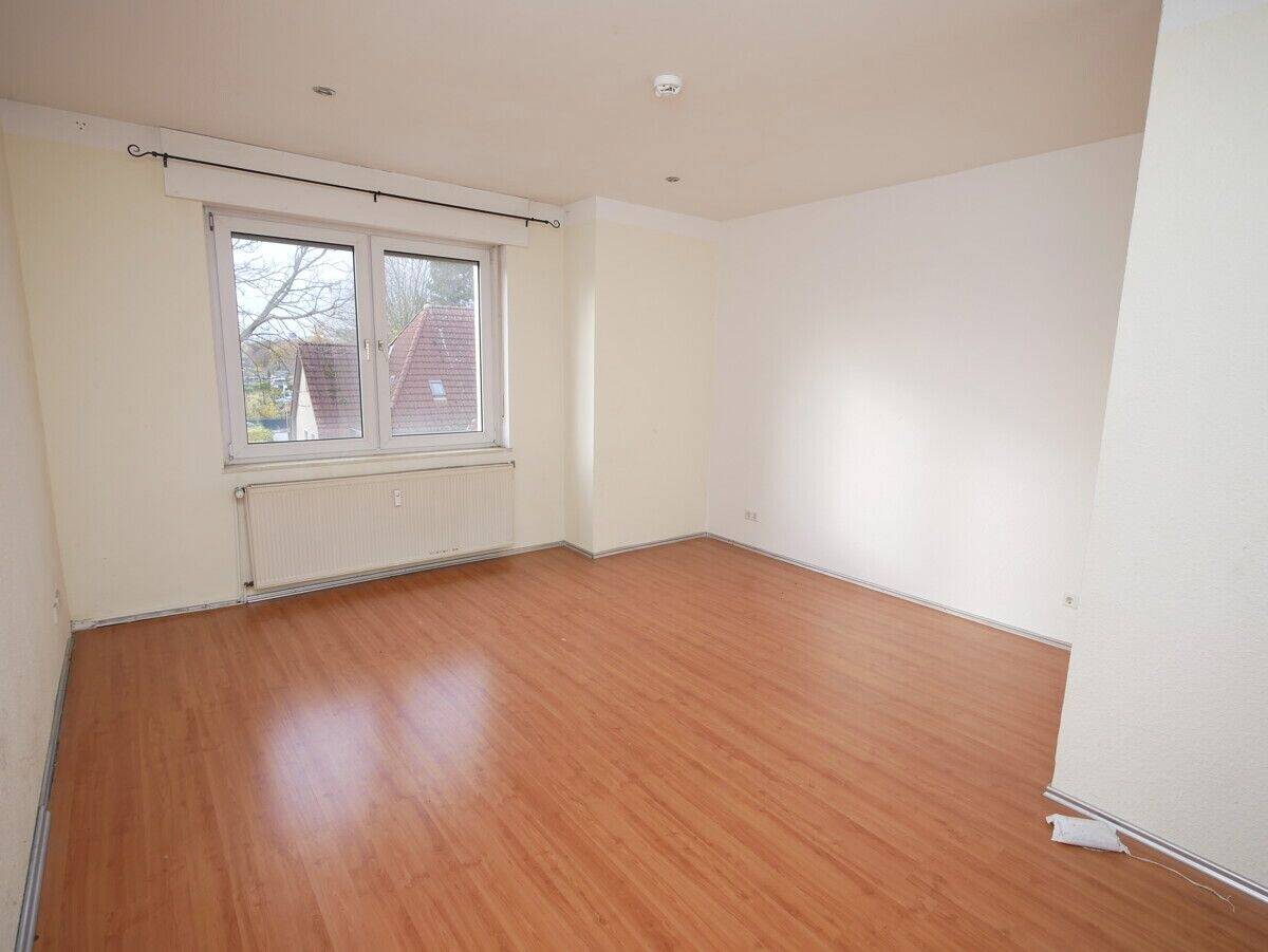 Gepflegte, sehr geräumige und effizient geschnittene 3,5-Raum-Maisonette mit Balkon – Gelsenkirchen – Vorschaubild 3