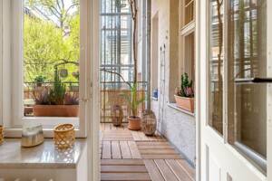 Charmante Stil-Altbauwohnung mit großem Balkon. Zeitlose Schönheit & echtes Wohngefühl. – 80797 München – Vorschaubild 3