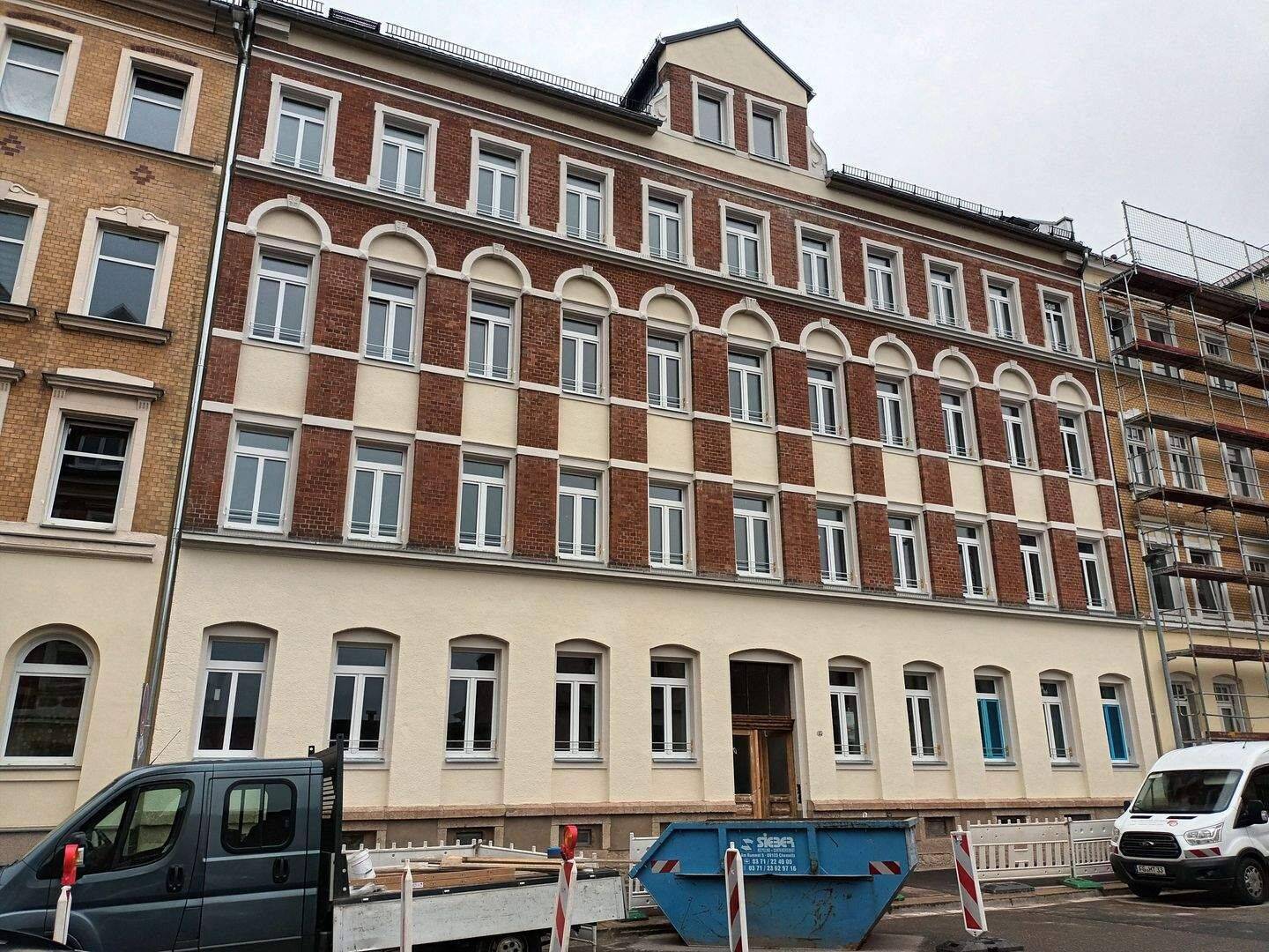 3-Zi.-Whg., offene Wohnküche, mit Balkon und Aufzug