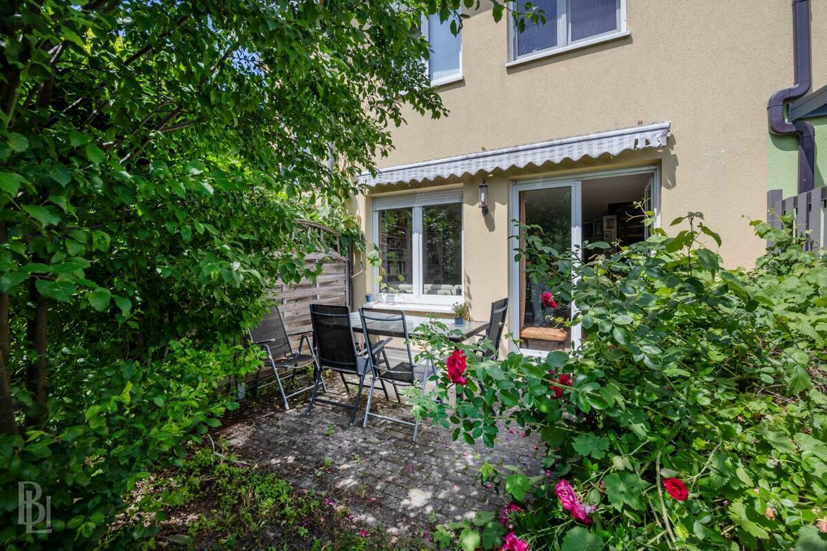 Einzigartiges Reihenendhaus mit viel Raum, Ruhe und einem Garten zum Durchatmen – 12349 Berlin – Bild 1 von 9