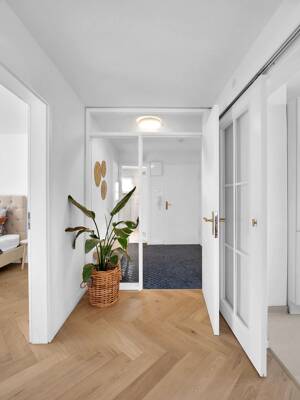 Sanierte 4-Zimmer-Wohnung in Stuttgart-Wangen mit Blick auf die Grabkapelle – 70327 Stuttgart – Vorschaubild 7