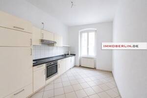 IMMOBERLIN.DE - Wunderbare Altbauwohnung mit Südwestbalkon in zentraler Lage