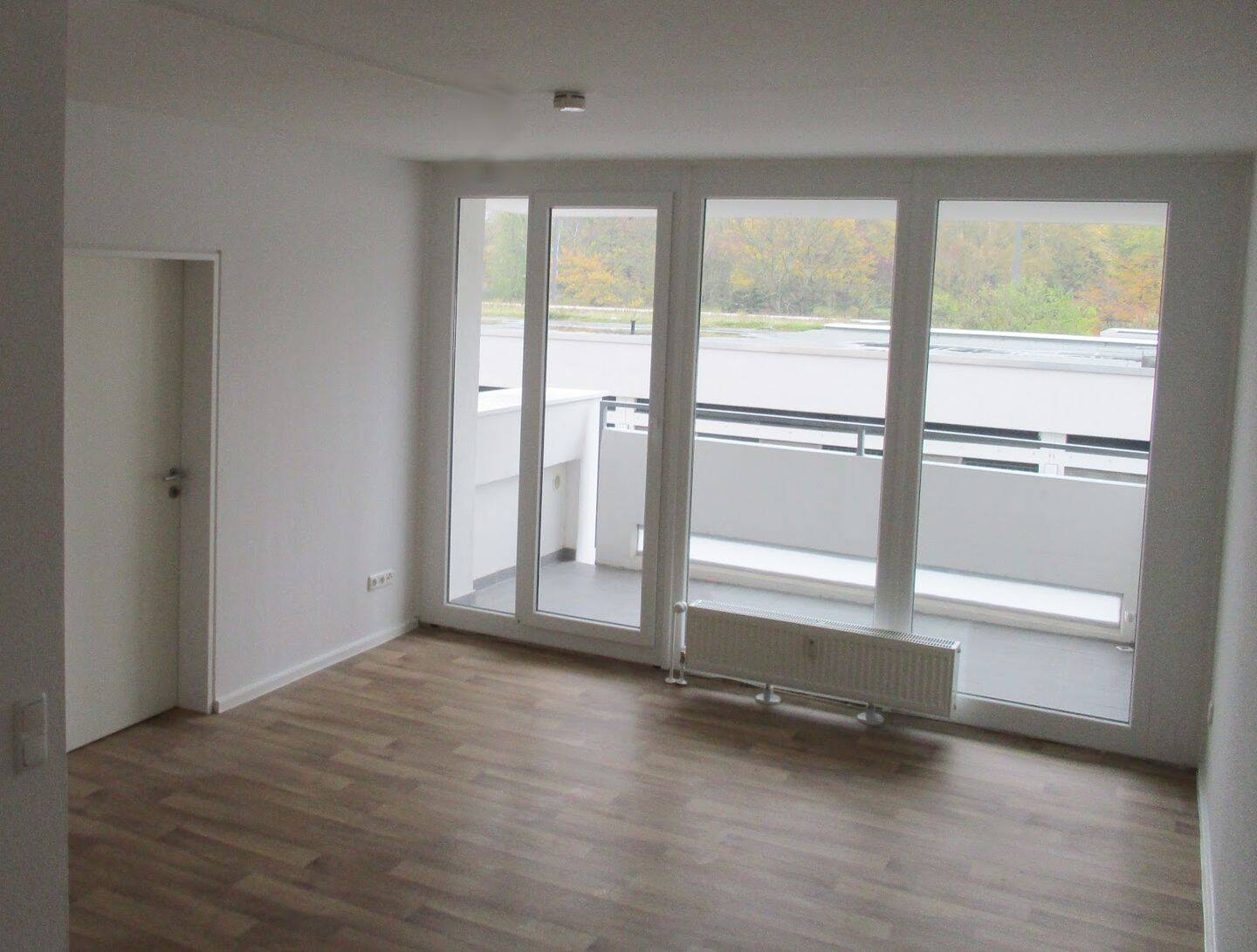 Klein + FEIN = DEIN! 1 Zimmer mit Balkon + Aufzug + separate Küche + Duschbad + Abstellraum – Braunschweig – Vorschaubild 3