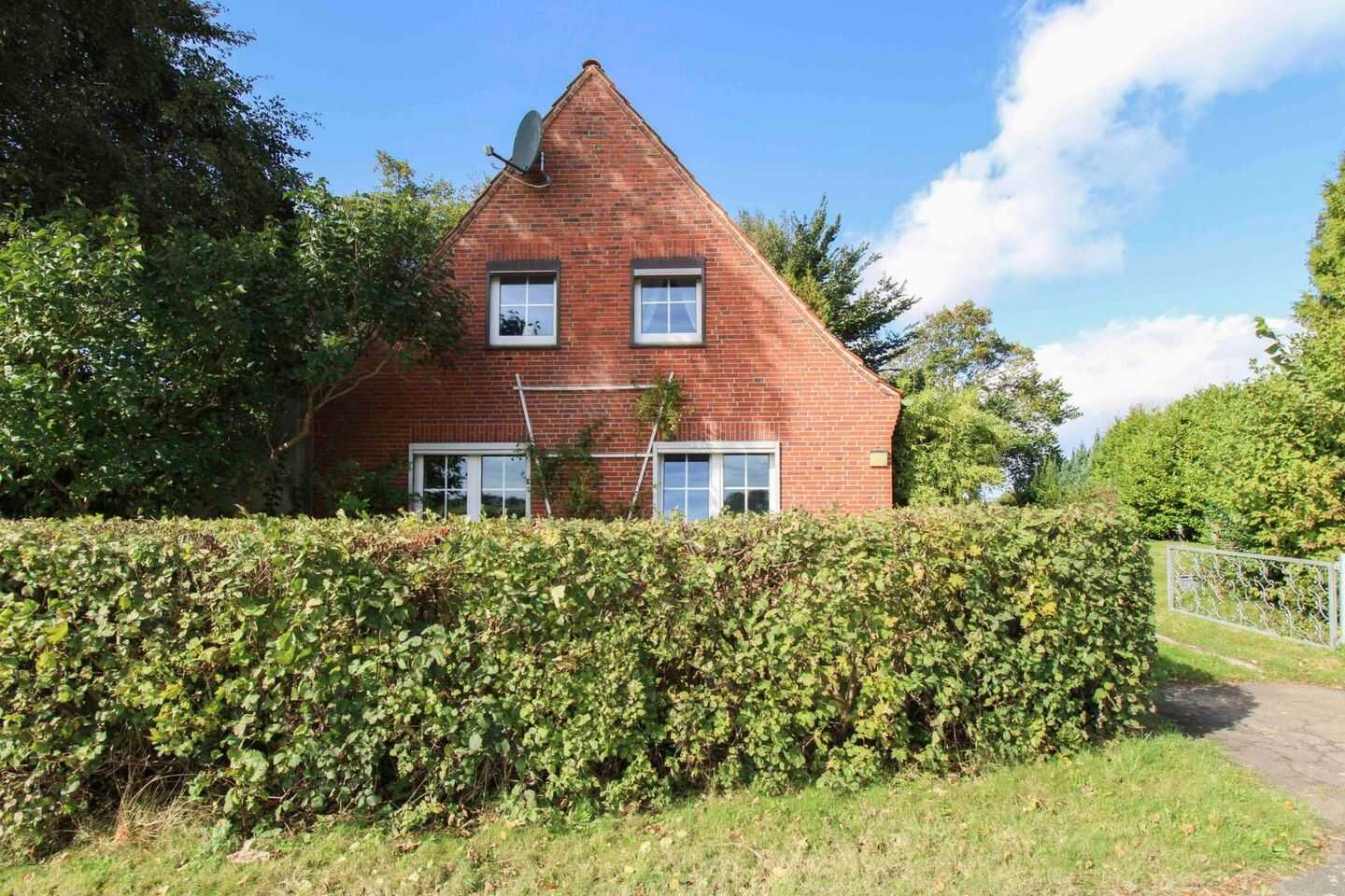 Nordsee und Eidernähe - schmuckes kleines Haus mit wunderbarem Garten – Wesselburenerkoog – Bild 1 von 9