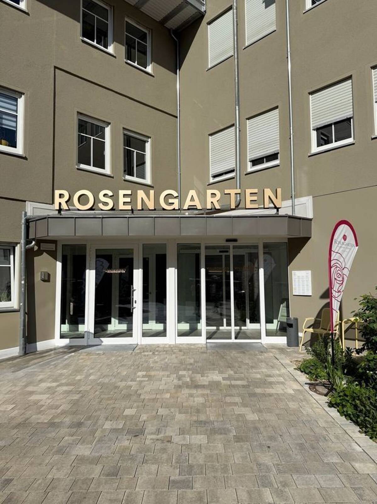 Charmante 2-Zimmer-Wohnung mit separatem WC - sorgenfrei wohnen, Rosengarten Residenz Fürth – 90762 Fürth – Bild 1 von 9