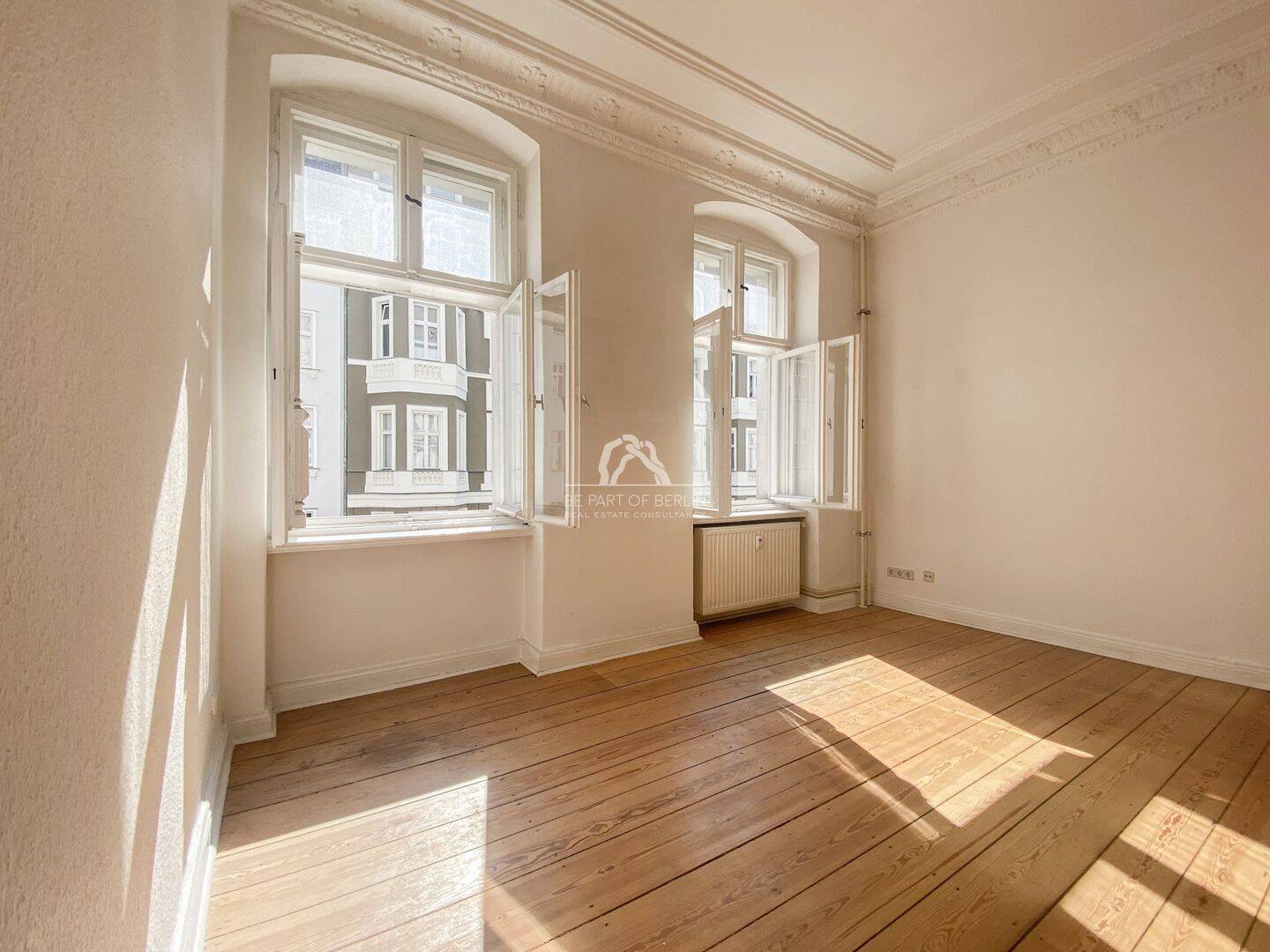 ALTBAULIEBHABER AUFGEPASST! HELLE UND KLASSISCH SCHÖNE ALTBAUWOHNUNG MIT POTENZIAL! PROVISIONSFREI! – Berlin – Vorschaubild 3
