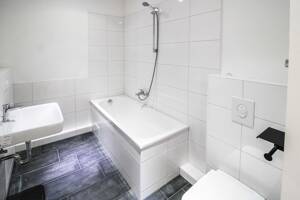 Erstbezug nach Kernsanierung - Lichtdurchflutete Wohnung mit Balkon & Wärmepumpe – 13409 Berlin – Vorschaubild 8