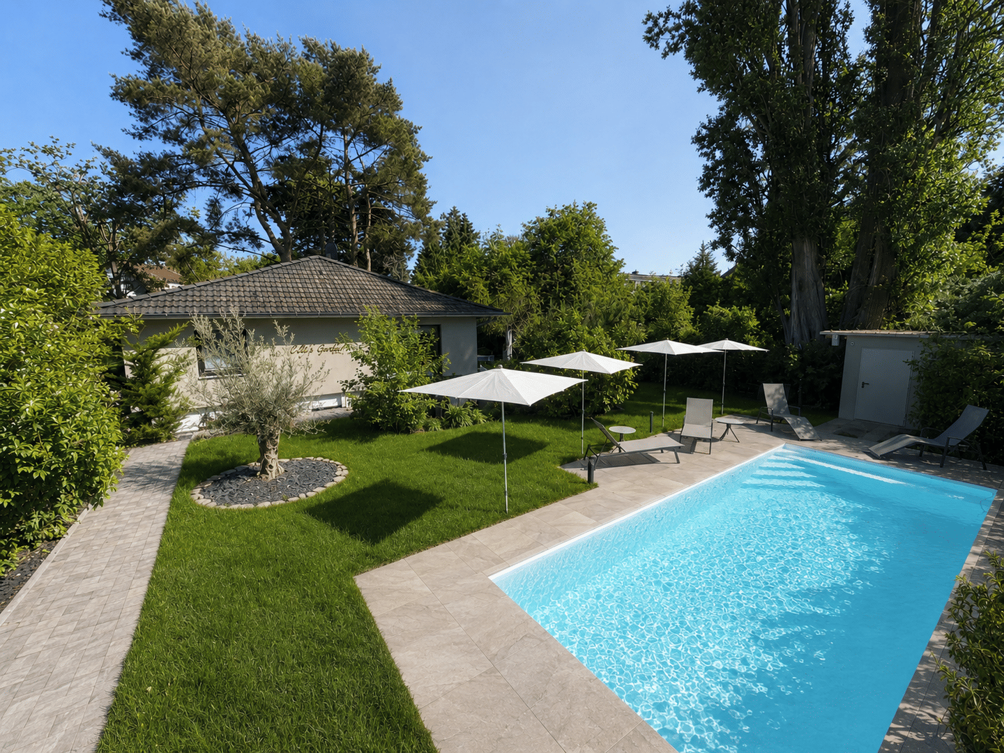 Wohnen im Grünen: Haus mit Pool, Sauna & idyllischem Garten