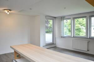 RESERVIERT - Einziehen und wohlfühlen: modernisierte DG-Wohnung, 4 Zimmer, Loggia, Klimaanlage und Gartennutzung – 45355 Essen – Vorschaubild 4