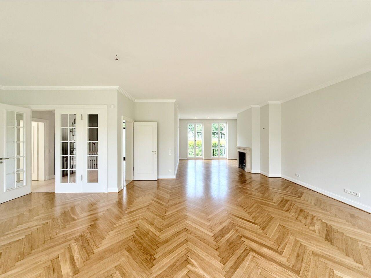 Weiße Siedlung - Großzügige und renovierte Familien-Villa mit Garten und zwei Garagen – Düsseldorf – Vorschaubild 4