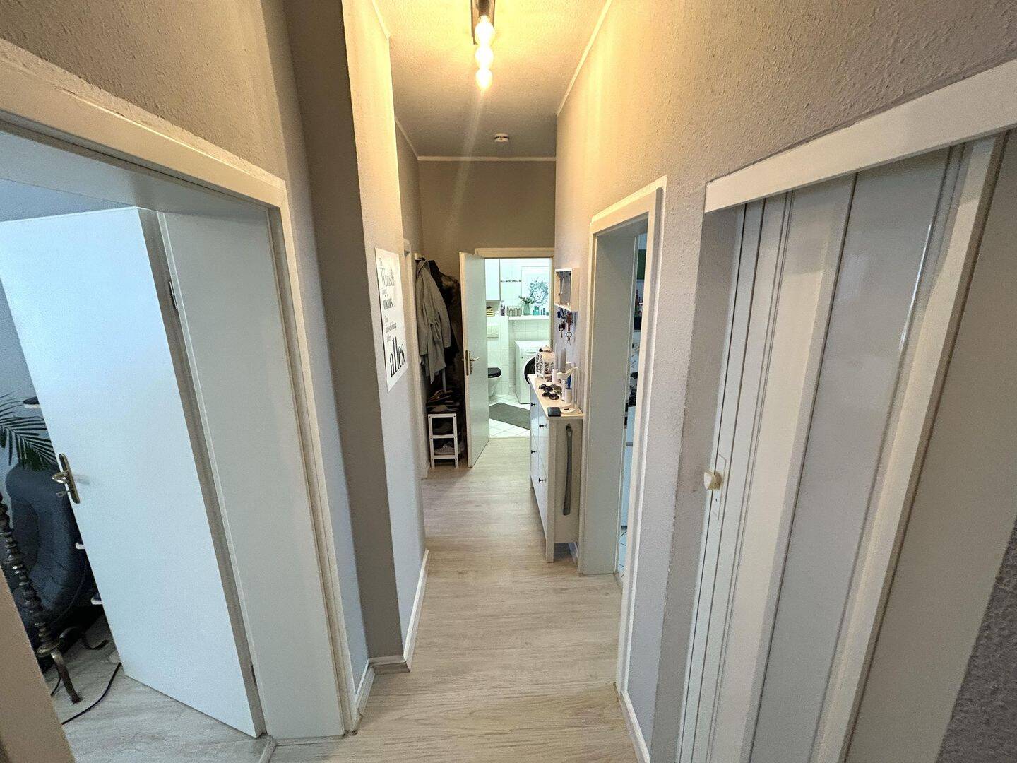 Charmante 3-Zimmer-Altbauwohnung mit Balkon in der Klausenerstraße! – Magdeburg – Vorschaubild 8