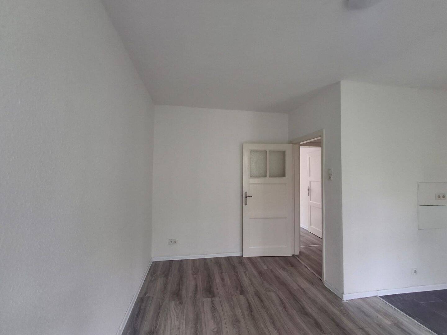 Moderne 2-Zimmer-Wohnung mit Balkon in Bremerhaven, Lehe – Bremerhaven – Vorschaubild 4