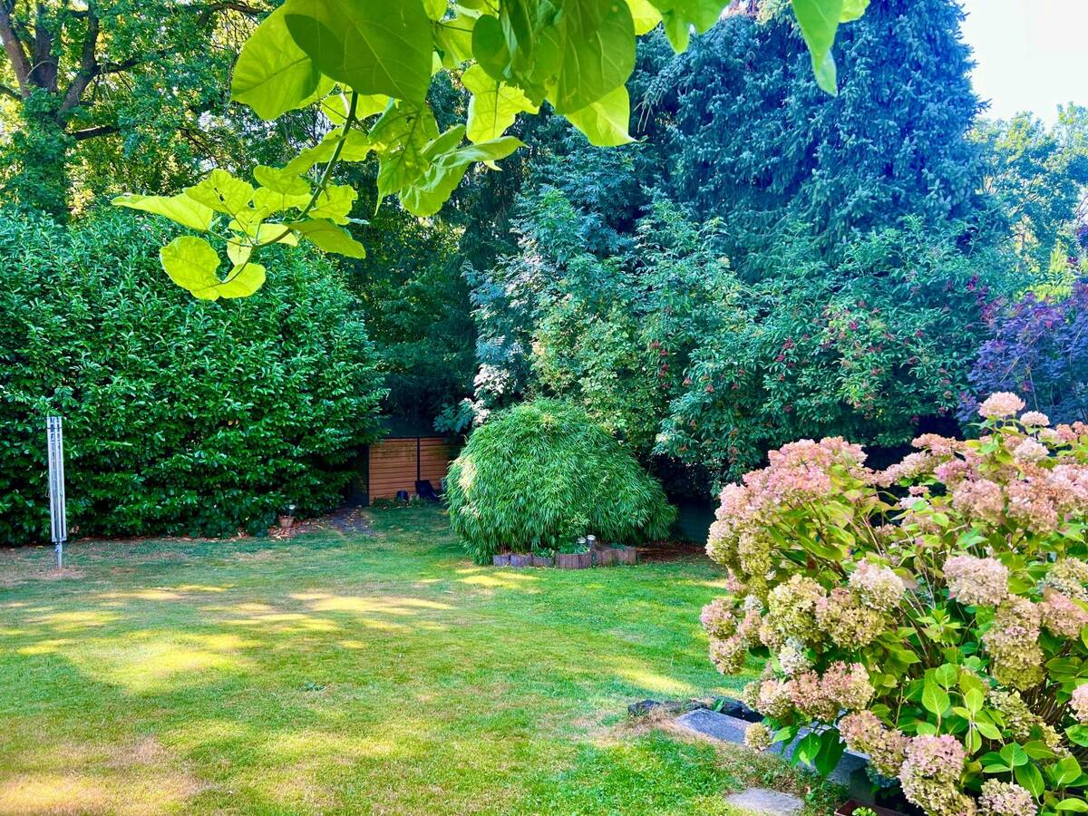 Großzügiges Einfamilienhaus (freistehend) mit großem Garten in Grünlage von Düsseldorf-Vennhausen ...! – 40627 Düsseldorf – Bild 1 von 9