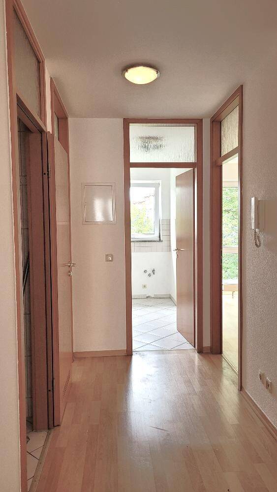 Schöne Drei-Zimmer-Wohnung mit Balkon in ruhiger Lage am F.C. Weiskopfplatz 9 – Dresden – Vorschaubild 4