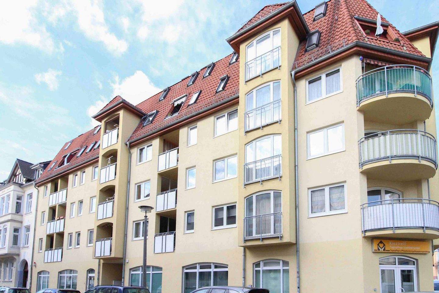 Eigentumswohnung mit Tiefgaragenstellplatz und Loggia im beliebten Stadtfeld Ost – Magdeburg – Bild 1 von 7