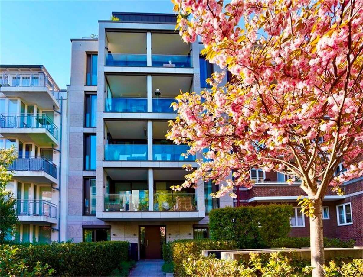 Ruhig und zentral: Eigentumswohnung mit Garten, Aufzug und Tiefgarage im Grindel – 20146 Hamburg – Bild 1 von 3