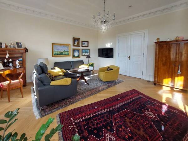 Etagenwohnung in 10555 Berlin mit 121 m² kaufen