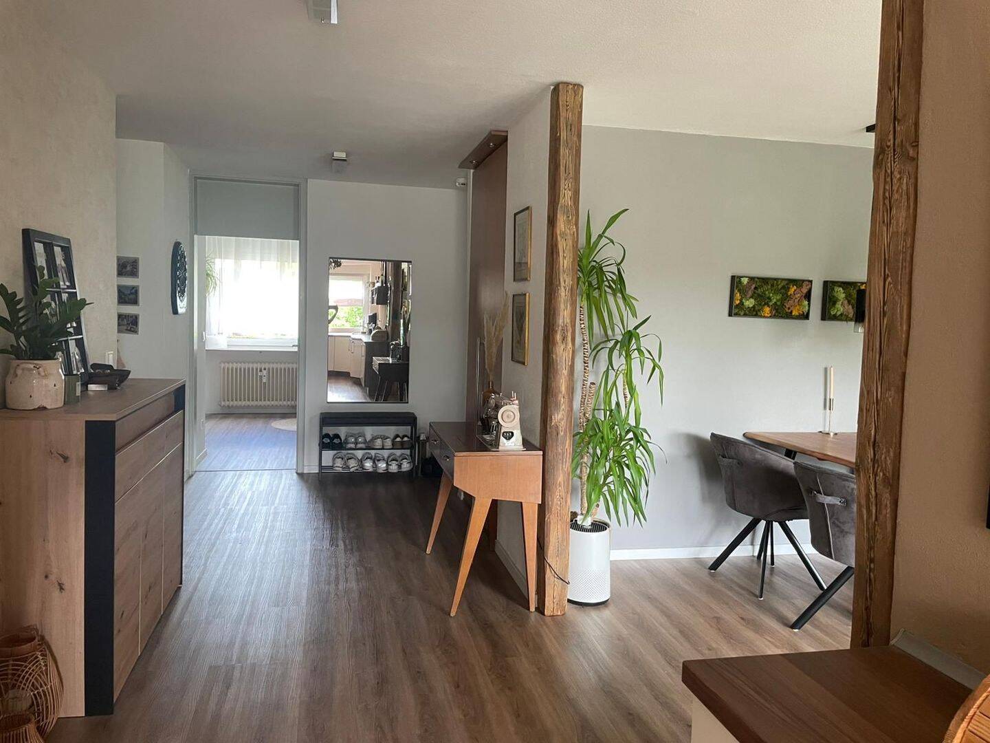 Offene 3 Zimmerwohnung mit Balkon und Einbauküche in Nürnberg – Nürnberg – Vorschaubild 2