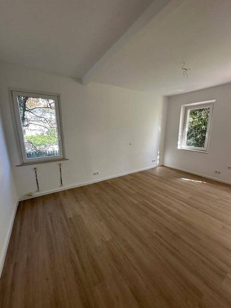 Erstbezug Sanierter Altbau! Wunderschöne 3 ZW + sehr großer Wohnküche! – Nürnberg – Vorschaubild 8