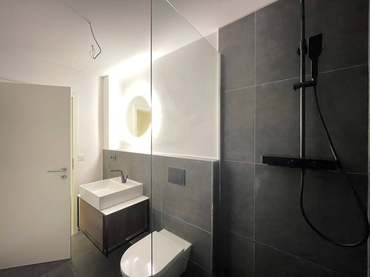 Leerstehende, generalsanierte 2-Zimmer-Wohnung mit Balkon und Stellplatz – provisionsfrei – Nürnberg – Vorschaubild 3