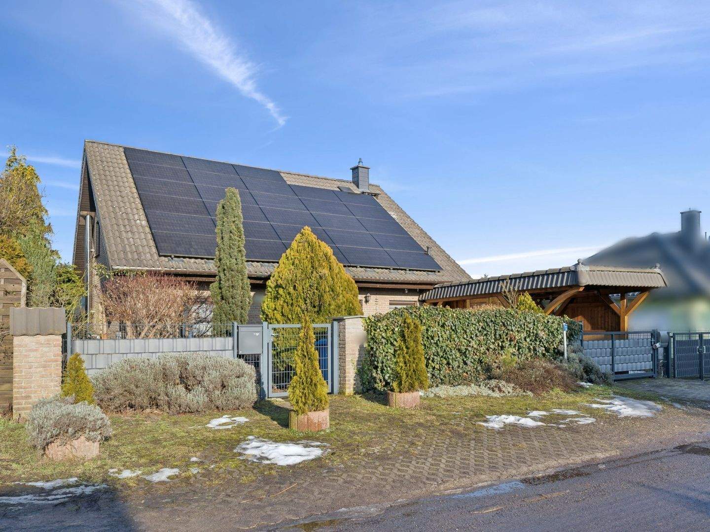 Gepflegtes 5-Zimmer-Einfamilienhaus mit Garten und Carport in ruhiger Lage von Hoppegarten-Hönow – Hoppegarten – Bild 1 von 9