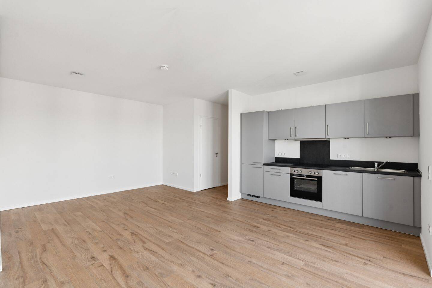 Attraktiver Bonus: 2 Monate mietfrei - Gemütliche 3-Zimmerwohnung mit Einbauküche – Wolfsburg – Vorschaubild 2