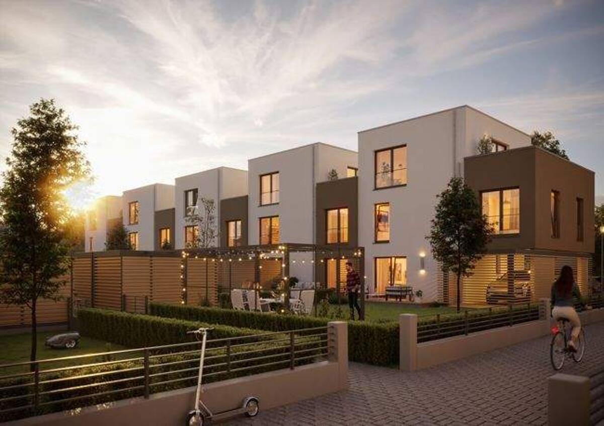 Attraktives Familienheim am Riedberg: Attraktives Townhouse mit vielfältigen Wohnmöglichkeiten – 60438 Frankfurt am Main – Bild 1 von 9
