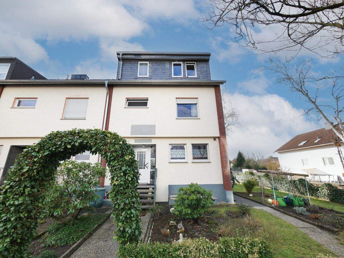 Familientraum in Paderborn: Reihenendhaus mit Garten, Terrasse & vielseitiger Raumaufteilung