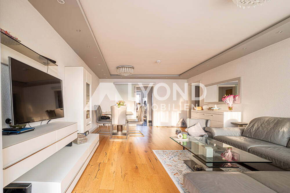 Diese schöne 4 Zimmer Wohnung sucht Sie als neuen Eigentümer! – Neu-Ulm – Vorschaubild 2