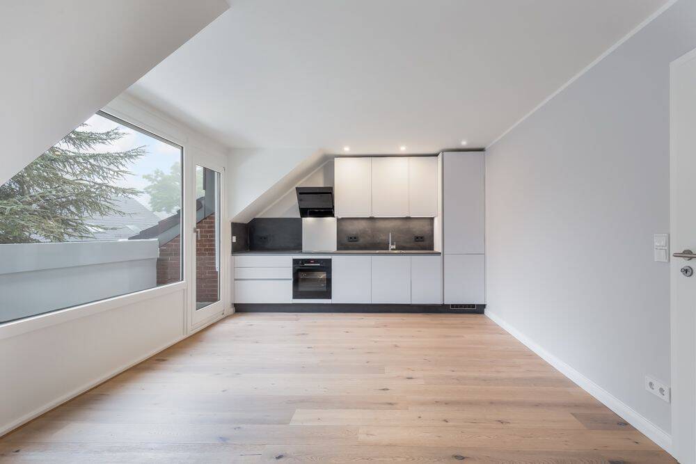 Dachgeschoss, 2 Zimmer, offene Wohnküche in Hummelsbüttel – Hamburg – Vorschaubild 5