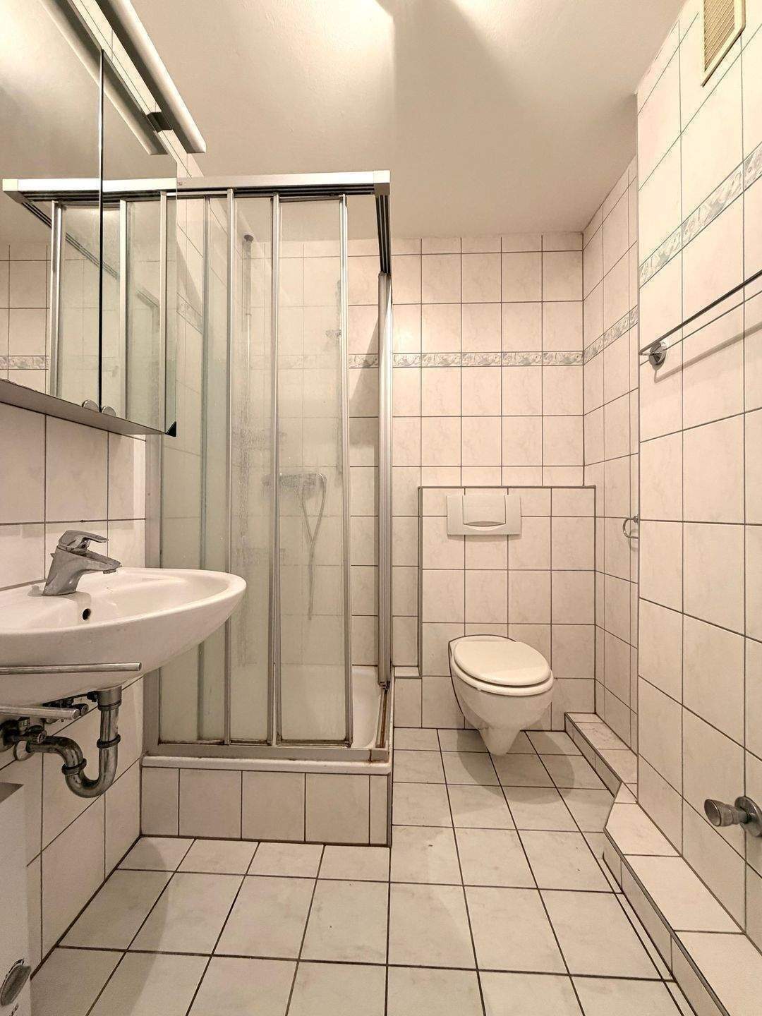 super gepflegte 2 Zimmer Wohnung in ruhiger Südstadtlage +++ mit Aufzug und Einbauküche ++ – Nürnberg – Vorschaubild 5