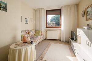Attraktiver Reihenbungalow mit Vollkeller, Wintergarten, Kamin und Einzelgarage in Rahlstedt – 22149 Hamburg – Vorschaubild 6