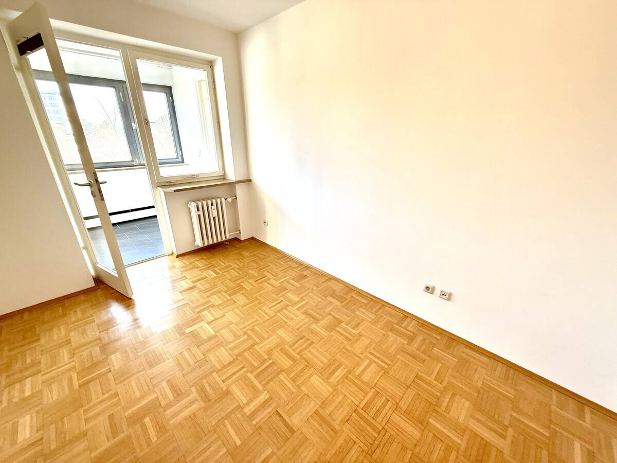 Wohnen am Stadtpark! Ihre 3,5 Zimmer Wohnung mit Aufzug im Westen! – Regensburg – Vorschaubild 9