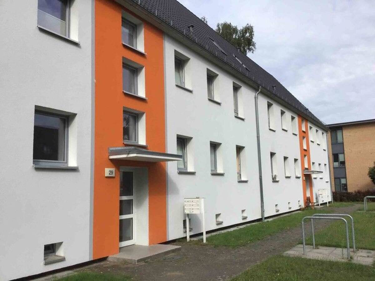 Modernisierte 2,50-Zimmer-Wohnung in Eichholz – 23564 Lübeck – Bild 1 von 8