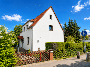 EFH mit schönem Garten, Vollkeller, Dachboden und viel Potenzial in begehrter Lage