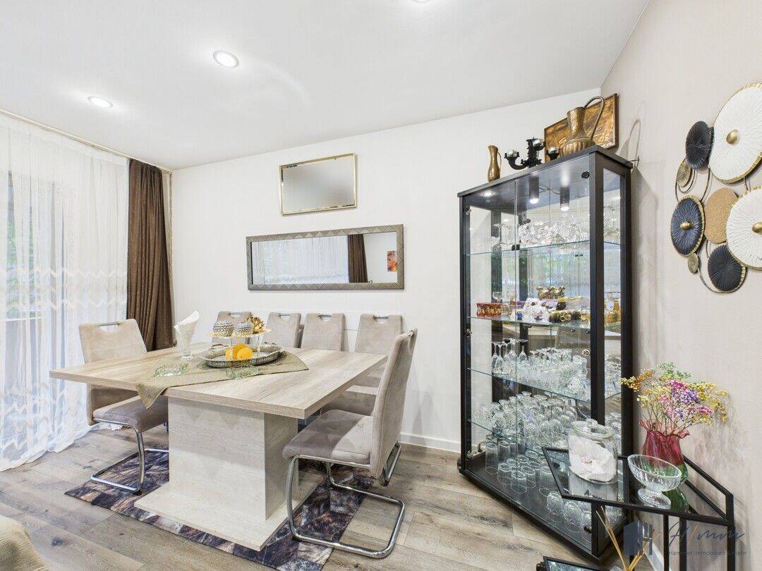 Modernes Wohnen: 4-Zimmer-Wohnung mit Balkon und Tiefgaragenstellplatz! – Koblenz – Vorschaubild 2