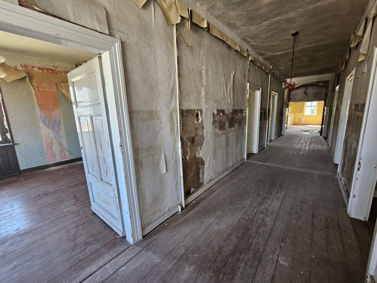 Historisches Herrenhaus – Charme trifft auf enormes Entwicklungspotenzial – Waldeck – Vorschaubild 5