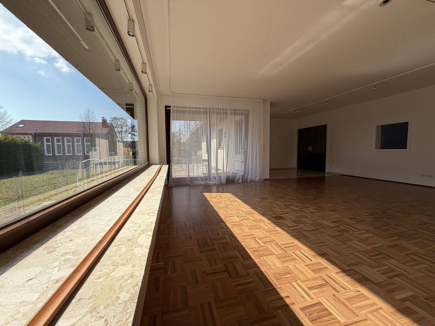 Haus mit Innenpool & viel Platz – Bielefeld – Vorschaubild 5