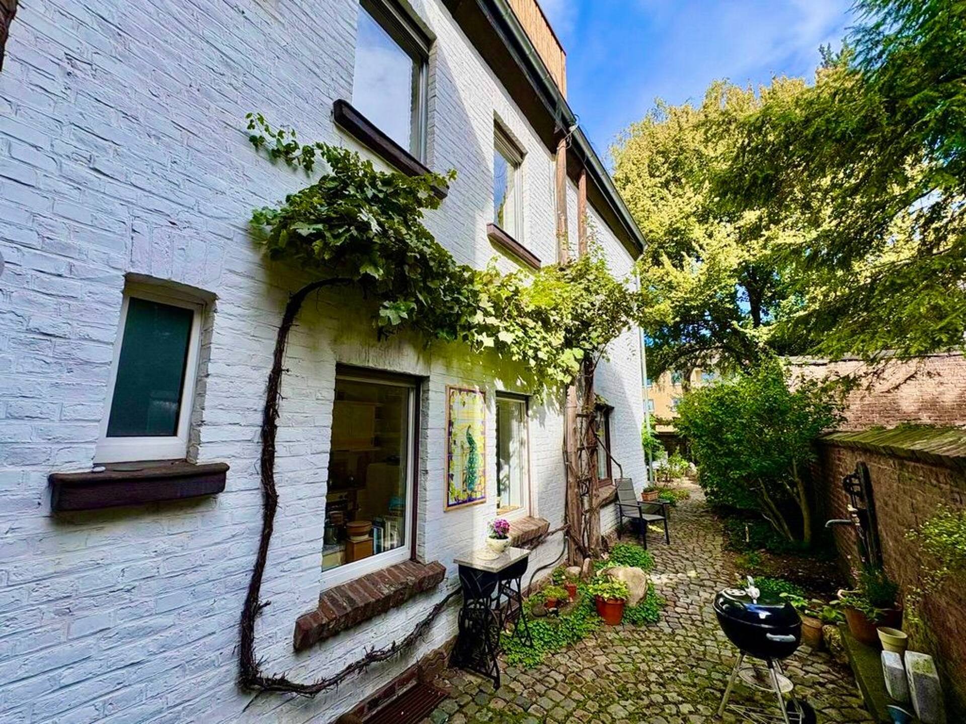 Haus in 41236 Mönchengladbach mit 230 m² kaufen