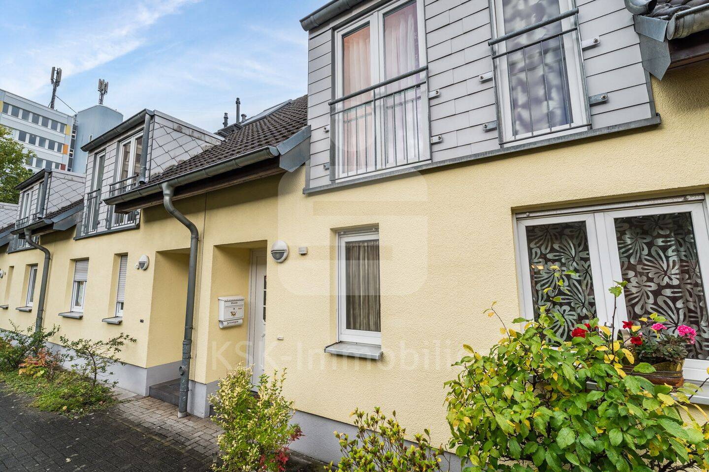 Modernes Rheinmittelhaus | TG-Stellplatz | Köln-Zollstock! – Köln – Vorschaubild 3