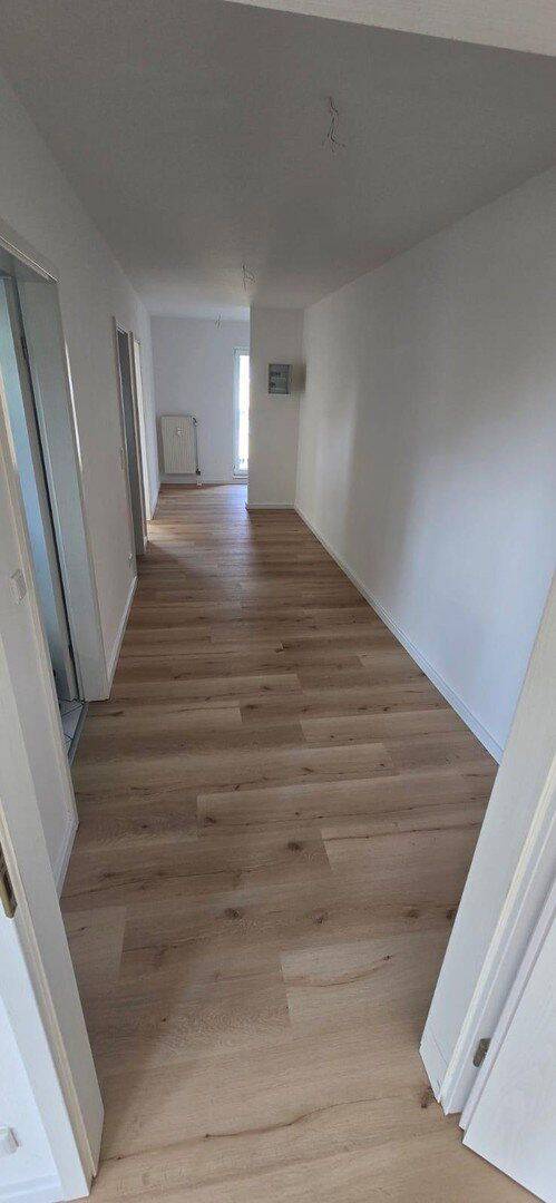 zwei Zimmer Wohnung in Bernau bei Berlin mit Balkon & Tiefgarage frisch renoviert – Bernau – Vorschaubild 8