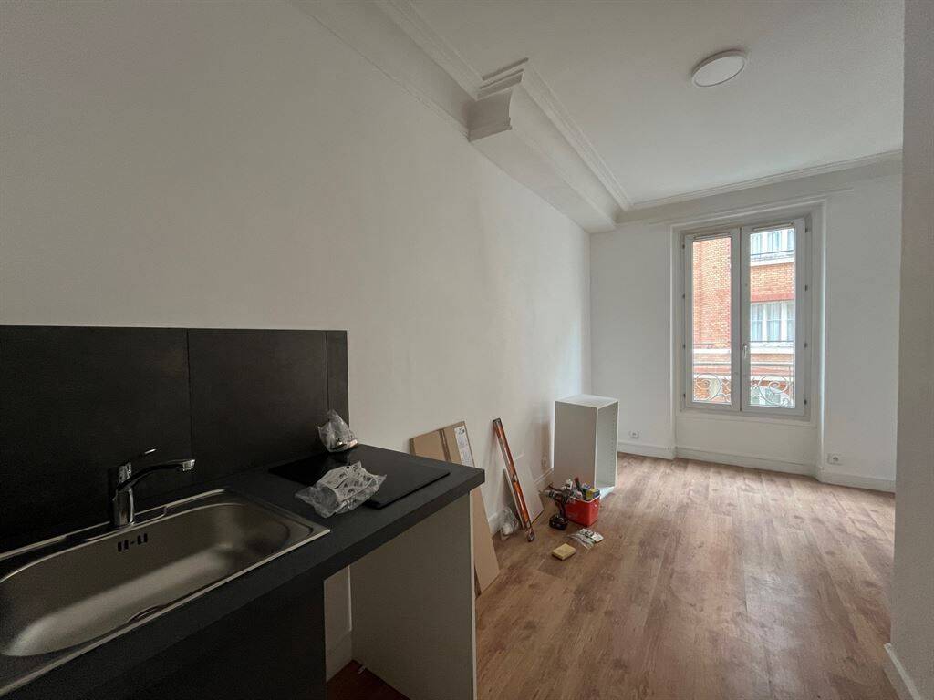 Appartement 1 pièce 14 m² · à Paris 17ème Arrondissement · 13,8 m² · 612 €/mois