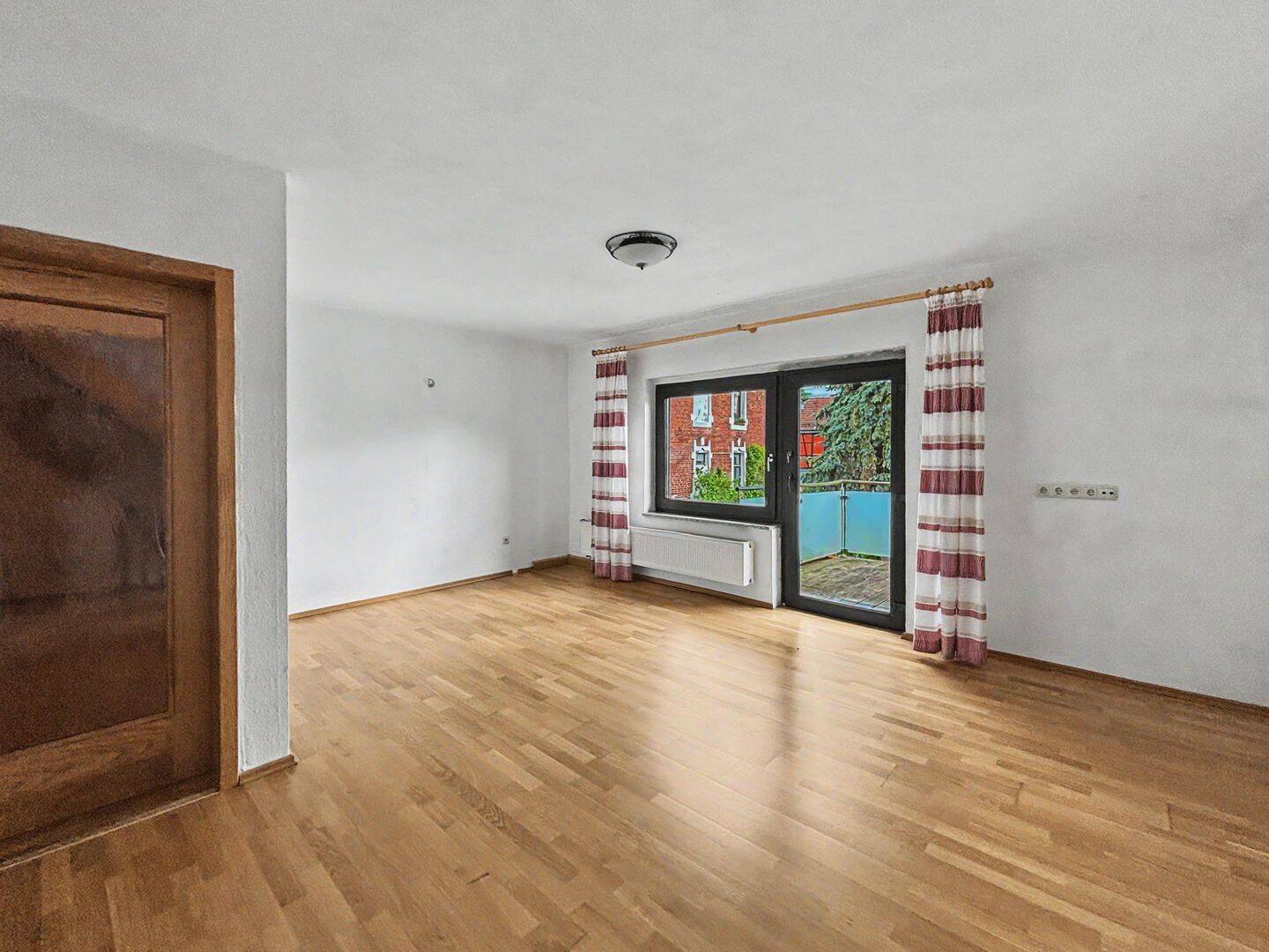 Kaufen und einziehen: Saniertes Einfamilienhaus in ruhiger Lage von Oppurg – Oppurg – Vorschaubild 3