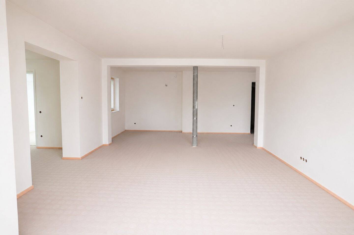 **VISTA Immobilien** Großzügige Eigentumswohnung mit Garten und zwei Terrassen in Darmstadt – Darmstadt – Vorschaubild 2