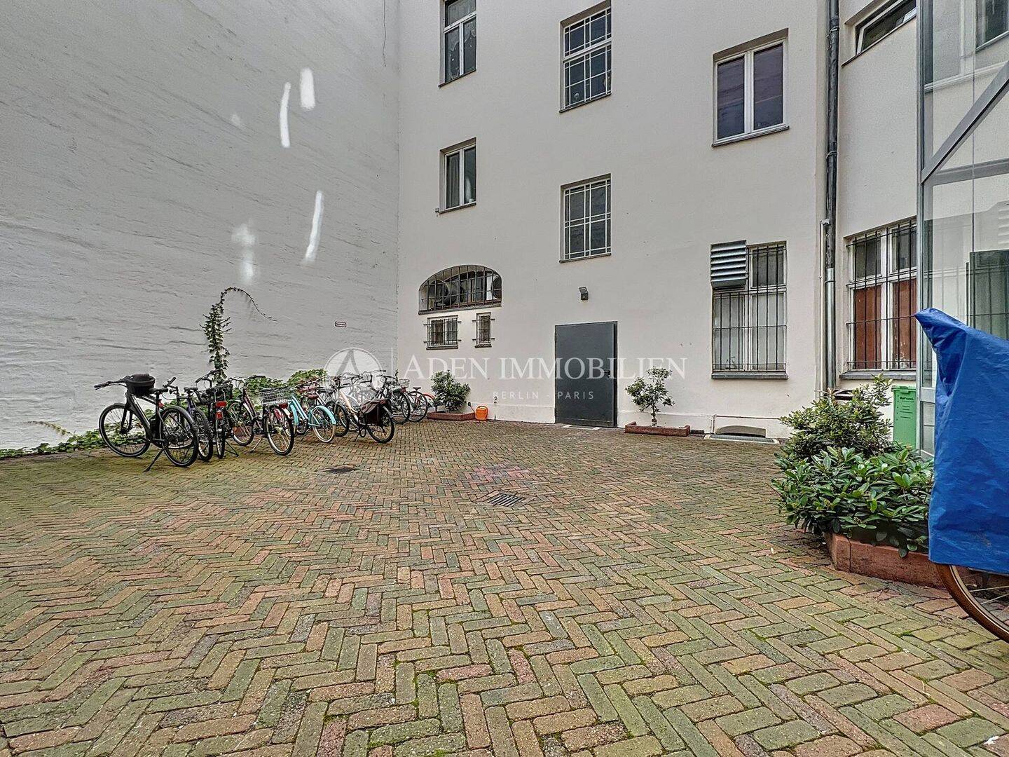 *!PROVISIONSFREI!* Erstverkauf nach Teilung: Letzte Einheit, 3 Zimmer vermietet, 4 m Decken & Stuck! – Berlin – Vorschaubild 7